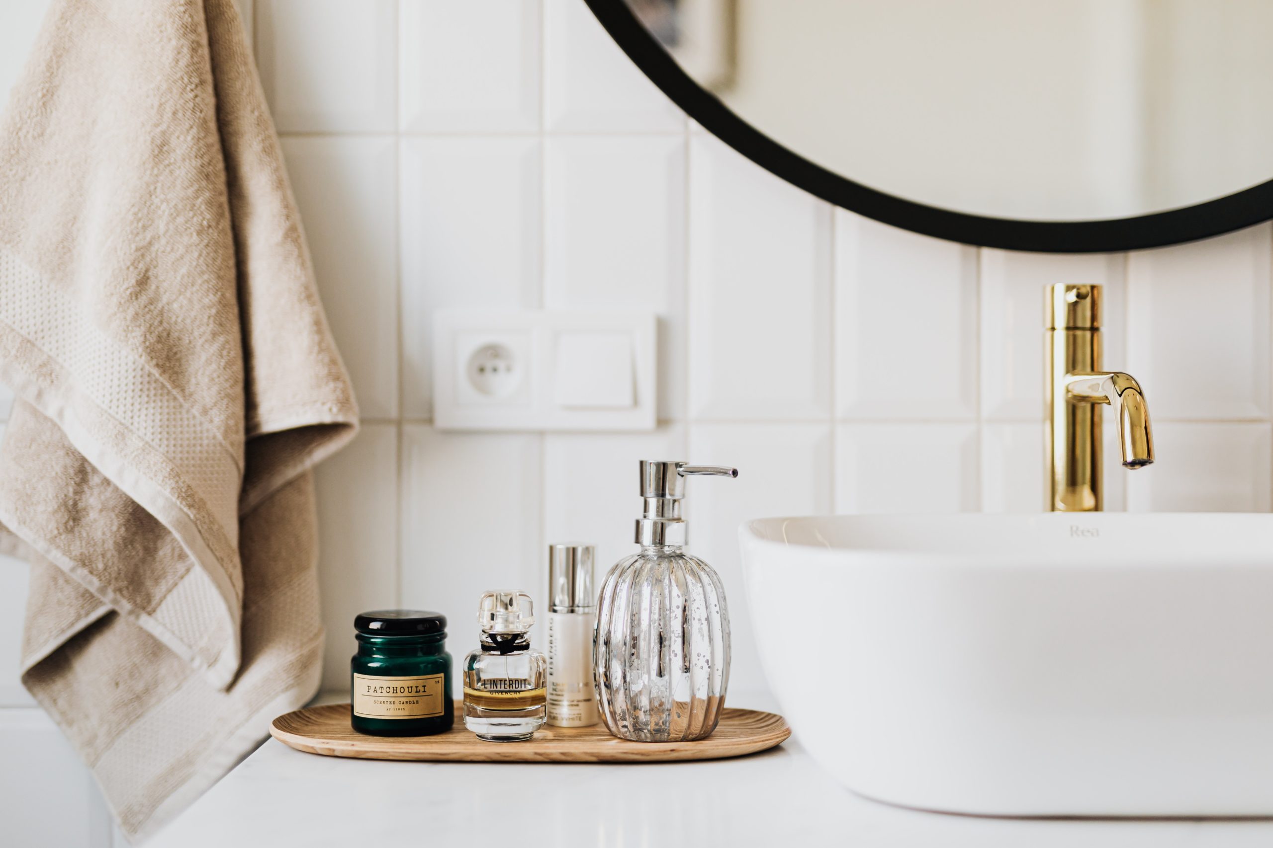 salle de bain blanche et déco